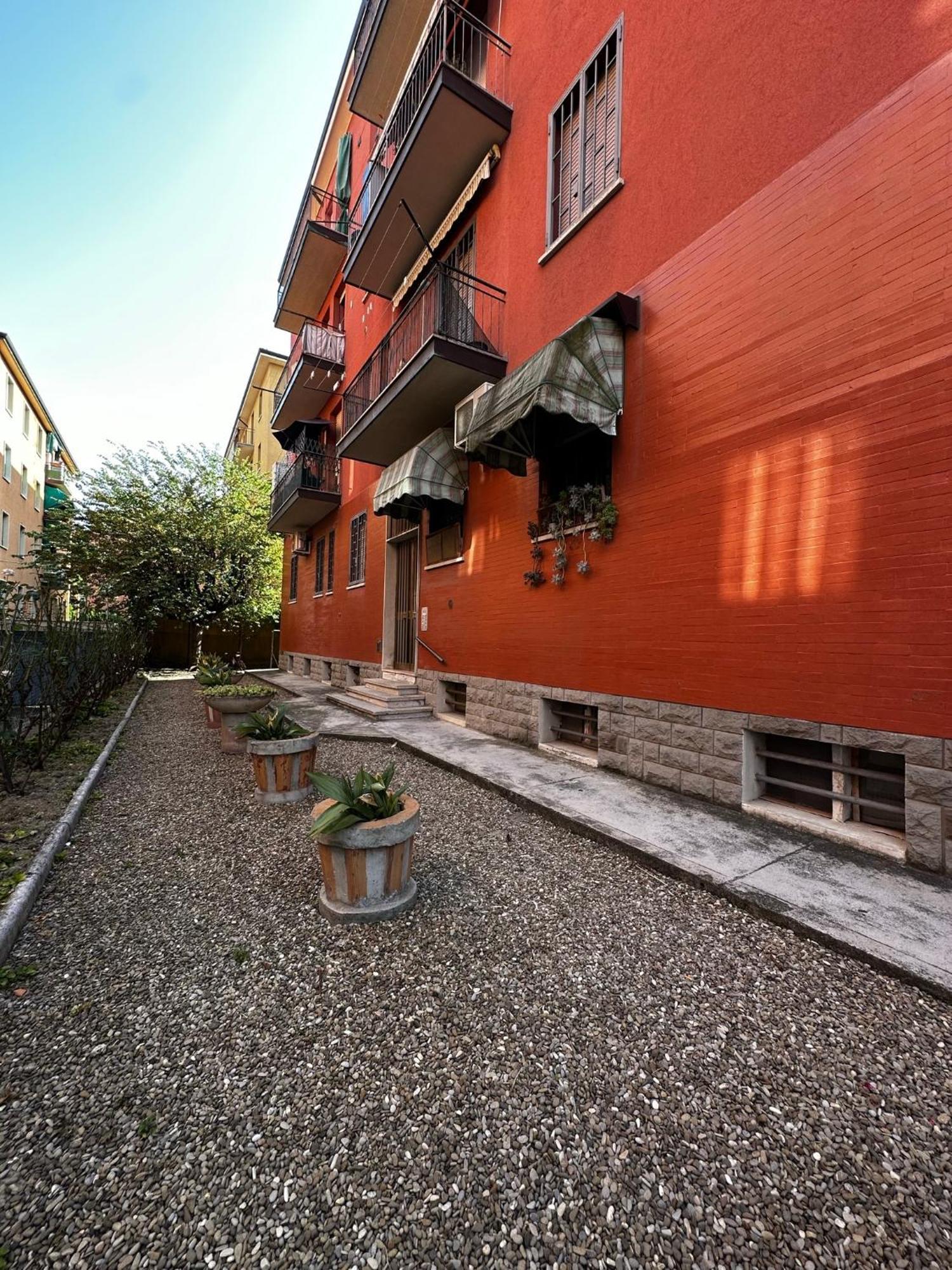 Gemma Suites Whole Apartment Болоня Екстериор снимка